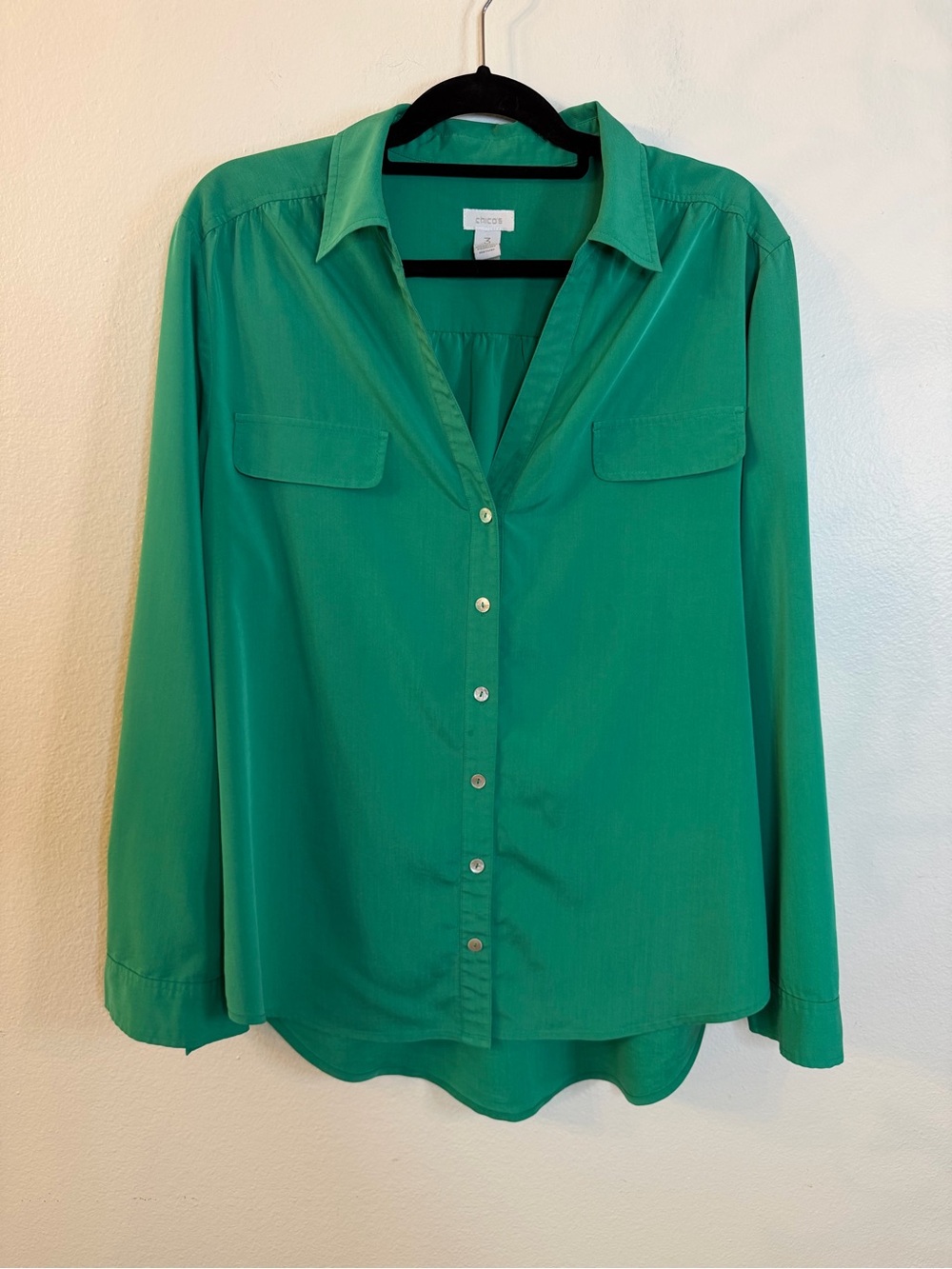 Chico’s Blouse Green Button Front Long Sleeve W/ Roll Tab Pockets Size 3 (XL 16)